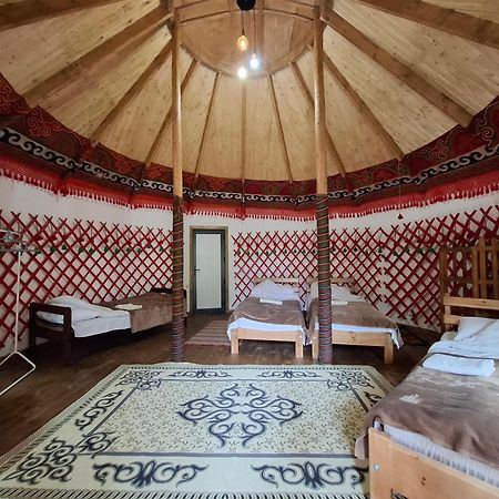 Happy Nomads Yurts & Hostel Karakol Exteriér fotografie