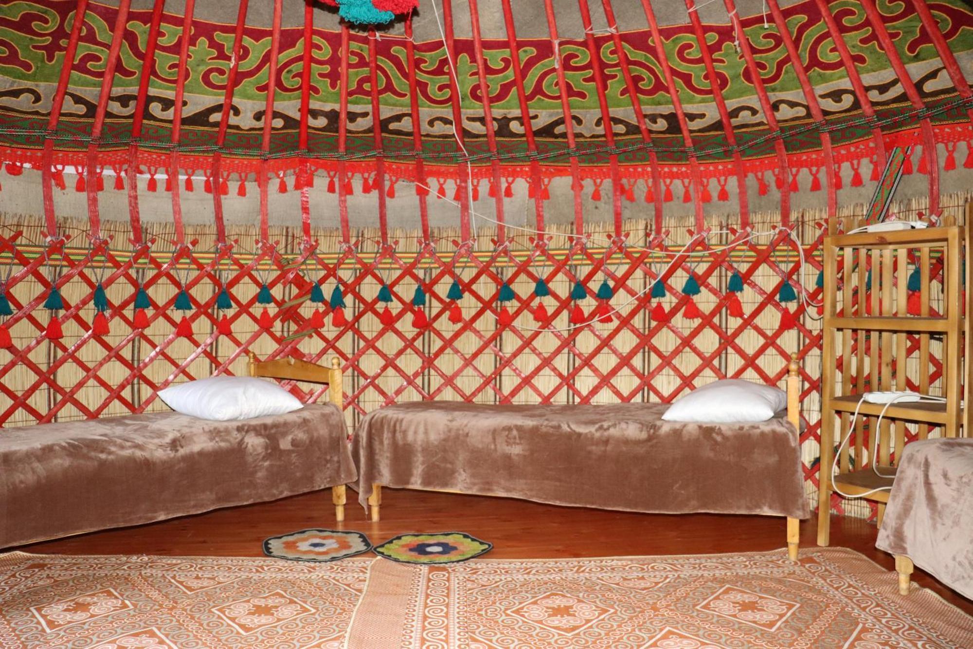 Happy Nomads Yurts & Hostel Karakol Exteriér fotografie
