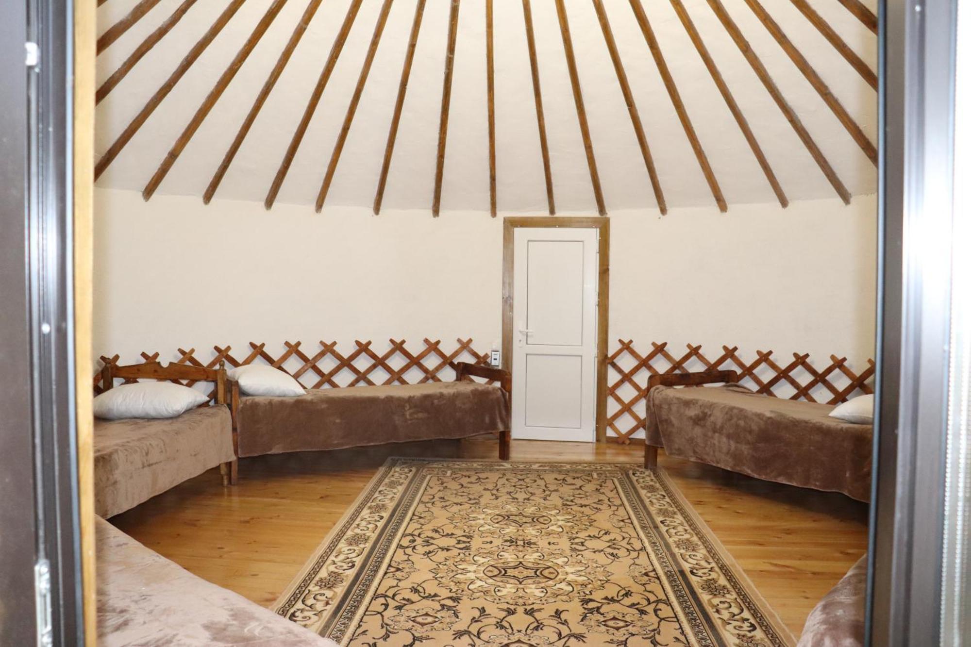 Happy Nomads Yurts & Hostel Karakol Exteriér fotografie