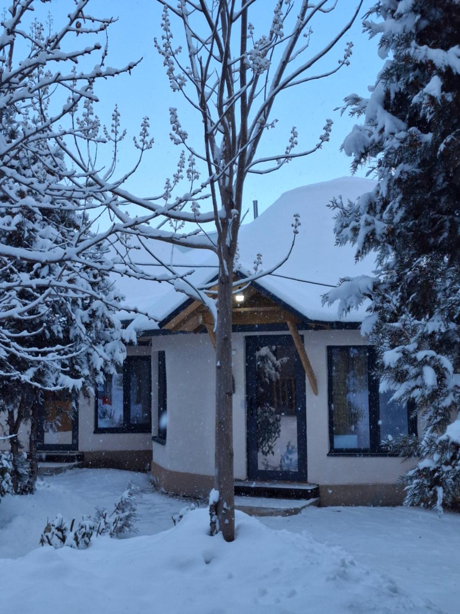 Happy Nomads Yurts & Hostel Karakol Exteriér fotografie