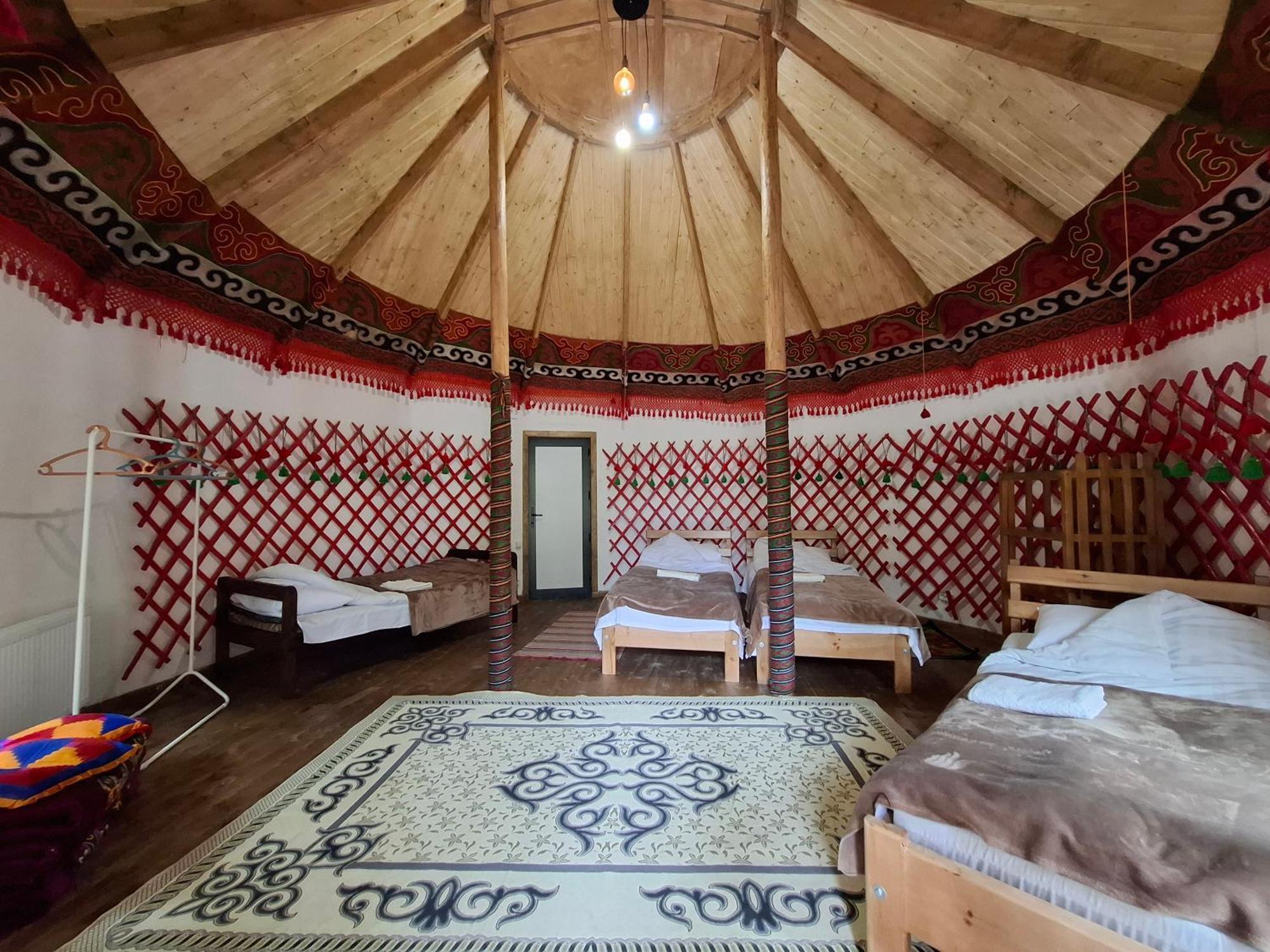 Happy Nomads Yurts & Hostel Karakol Exteriér fotografie