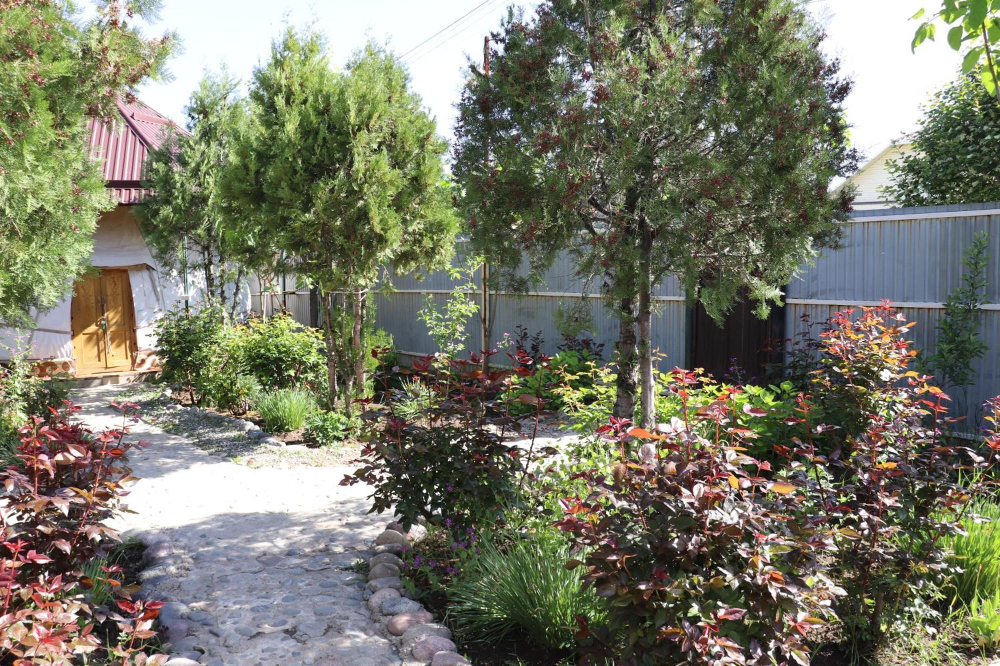 Happy Nomads Yurts & Hostel Karakol Exteriér fotografie
